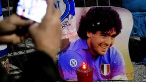 Maradona partilha génio, polémicas e data da morte com George Best