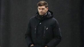 Gerrard: «O Benfica nem devia estar aqui, é equipa de Liga dos Campeões»