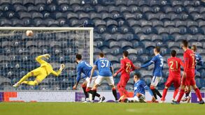 A crónica do Glasgow Rangers-Benfica, 2-2: para 20 minutos não foi mau