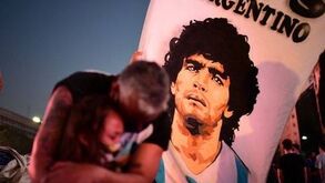 Quem é Maradona para os portugueses? “Revolucionário”, “Jimi Hendrix” e “o mais amado dos desportistas”