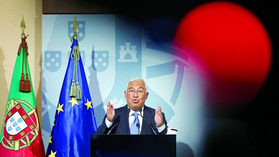 António Costa insiste na necessidade de achatar a curva de contágios para que as famílias se possam reunir no Natal