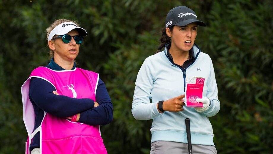 Susana Ribeiro com caddie de luxo em Mónia Bernardo