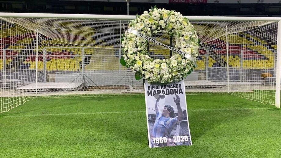 Maradona teve homenagem especial no Estádio Azteca