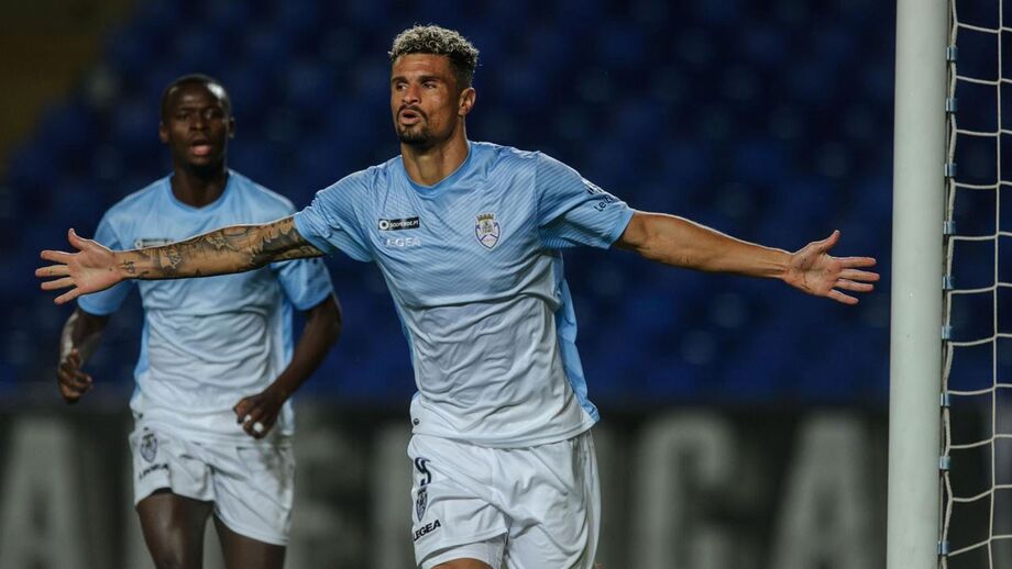 Fabrício celebra um golo frente à Académica