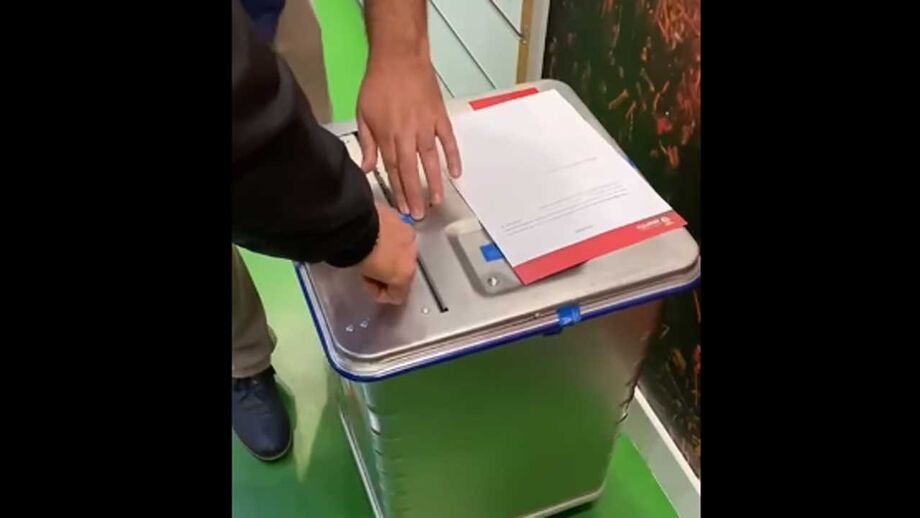 Momento divulgado nas redes sociais coloca em causa a confidencialidade de voto 