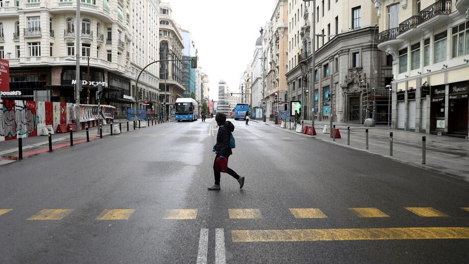 Ruas de Madrid desertas durante pandemia de coronavírus