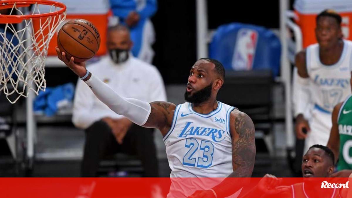 James Harden ultrapassa barreira dos 25.000 pontos - NBA - Jornal Record