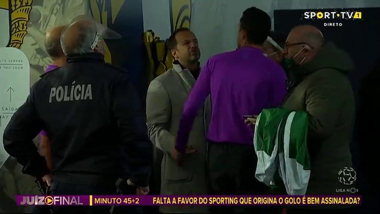 Confusao No Tunel Em Famalicao Varandas E Viana Questionaram Arbitro Apos Final Polemico Sporting Jornal Record
