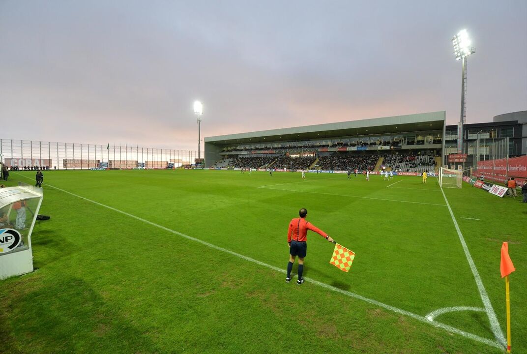 14. Estádio da Choupana (Nacional) - 4 jogos, média: 3,44