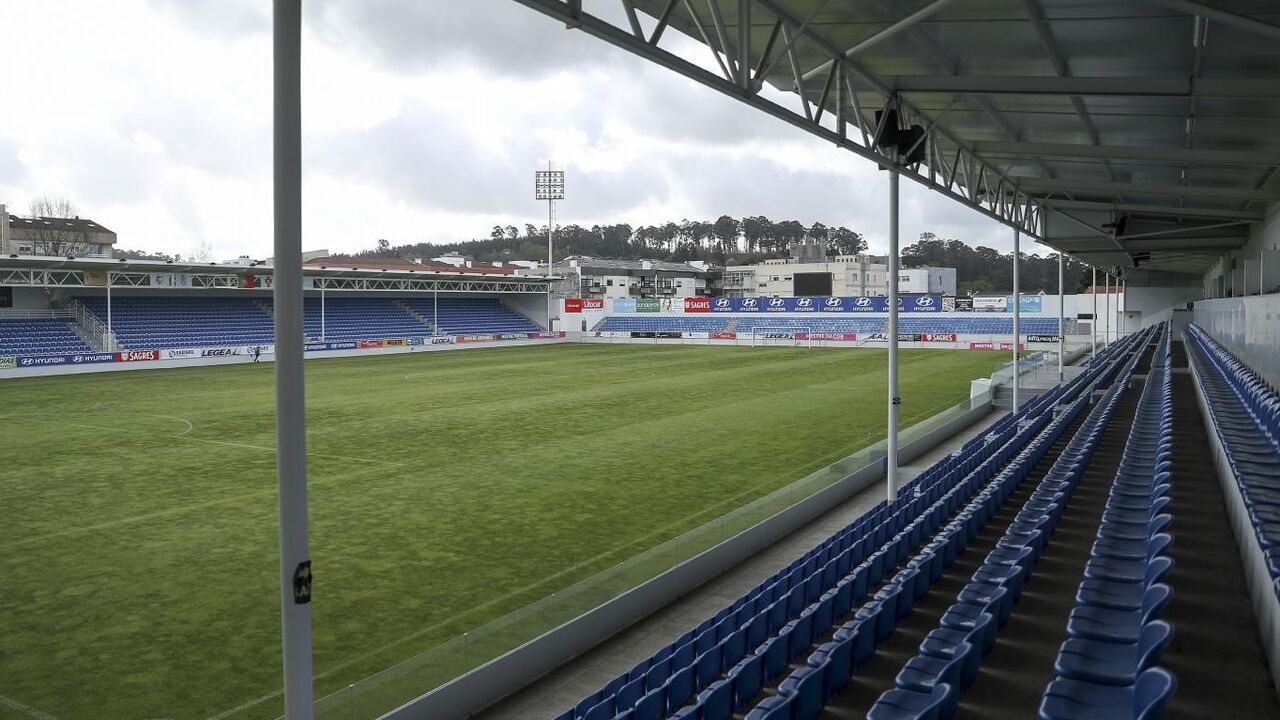 12. Estádio Marcolino Castro (Feirense) - 5 jogos, média: 3,48