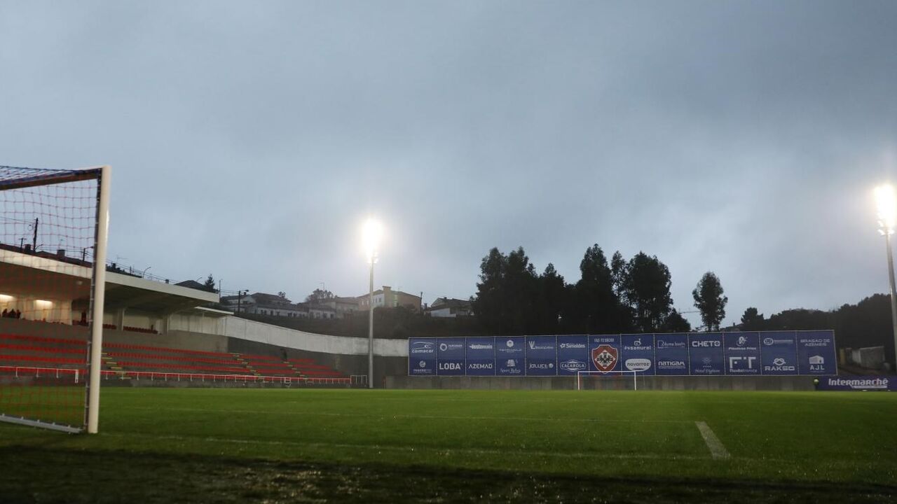 8. Estádio Carlos Osório (Oliveirense) - 5 jogos, média: 3,76