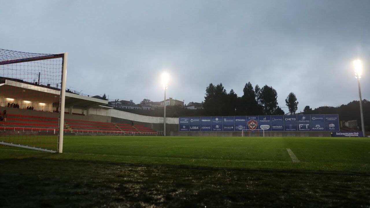 8. Estádio Carlos Osório (Oliveirense) - 5 jogos, média: 3,76