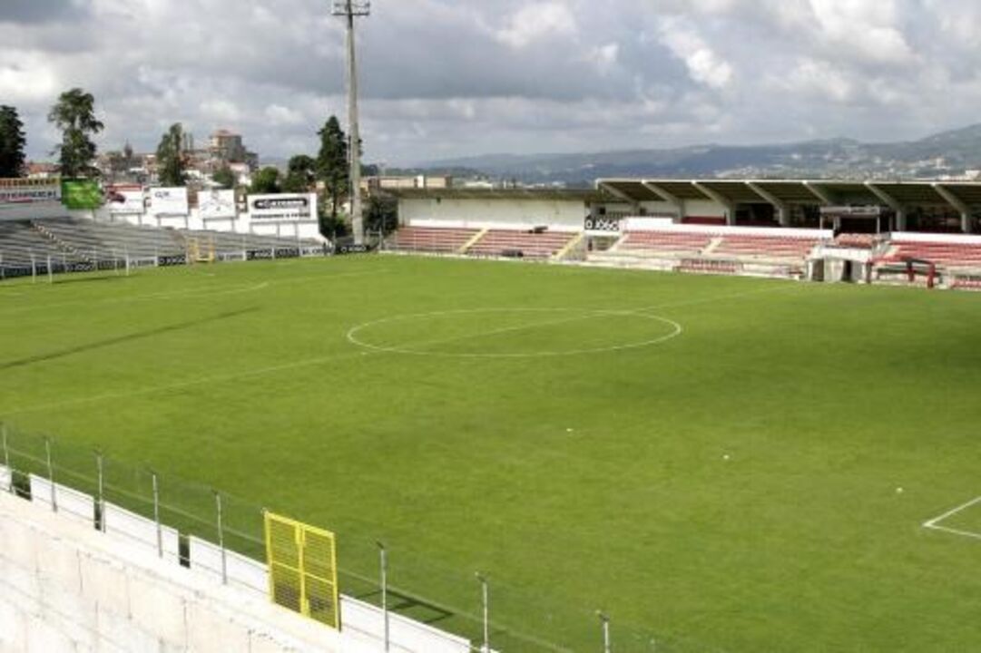 6. Estádio 25 de abril (FC Penafiel) - 5 jogos, média: 3,86