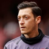 Arsenal em crise e caso Özil volta à baila: «Um dia, todos irão saber o que se passa»
