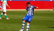 Battaglia (Alavés) - Battaglia não demorou a impor-se como titular (leva 26 jogos oficiais), mas o emblema basco está na zona de despromoção e, caso desça de divisão em Espanha, vai realizar um substancial corte no investimento. Mesmo que se mantenham, os dirigentes do Alavés estão reticentes a avançar com os 5 milhões de euros que constam na cláusula de opção. O médio já tem 29 anos, e os bascos tentarão sempre baixar o valor de uma eventual transferência no final da época.