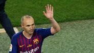 3. Andrés Iniesta - Um dos mágicos que a formação do Barcelona produziu. Dono, outrora, da camisola '8' dos blaugrana, Andrés Iniesta mostrou vezes sem conta que não tinha um pé que se pudesse dizer que era o mais fraco. Saiu do clube em 2018, para representar os japoneses do Vissel Kobe, clube que ainda representa. 