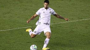 Nega dada ao Benfica por Lucas Veríssimo deixou jogadores do Santos 