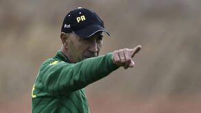 Treinador do Tondela defende equilíbrio entre defesa e ataque frente ao FC Porto