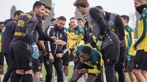 Nuno Mendes foi 'praxado' antes do treino do Sporting e até Rúben Amorim se juntou à festa