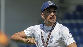 A 3 minutos da melhor marca defensiva