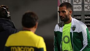 Adán ergueu outro muro