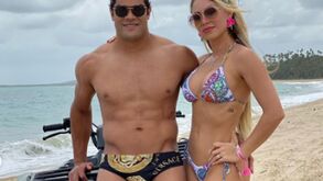 Hulk e a namorada 'em momentos de paz e amor' na praia