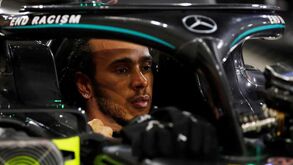 Piloto da Haas oferece-se para lugar de Hamilton de forma hilariante: «Louis, Lewis... não muda muito»