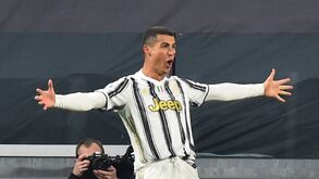 Cristiano Ronaldo é o vencedor do 'Golden Foot'