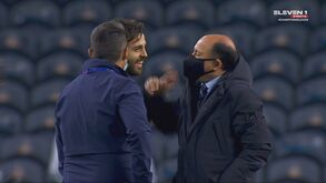 Luís Gonçalves e Bernardo Silva em conversa animada após final do jogo