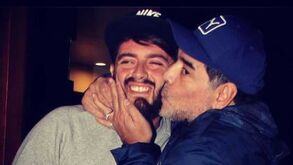 Filho de Maradona pede que seja retirada a camisola 10 nos clubes onde El Pibe jogou