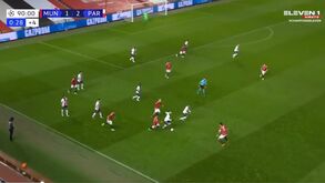 Neymar saiu a jogar e acabou a marcar golo (com Bruno Fernandes a tentar ajudar na defesa)