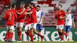 Vertonghen e a dupla com Otamendi: «Sinto-me feliz por jogar ao lado dele»