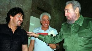 Da carta de Fidel ao pijama que fez furor em 2016: há bens de Maradona retidos na alfândega