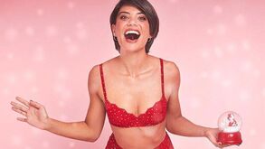 Carolina Carvalho antecipa o Natal e os fãs agradecem