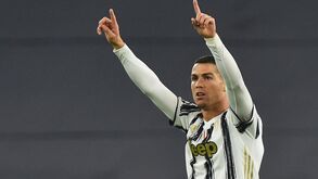 Cristiano Ronaldo na equipa do ano da IFFHS dominada pelo Bayern Munique