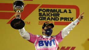 Não é sonho: Sergio Pérez estreia-se a vencer no Bahrein 