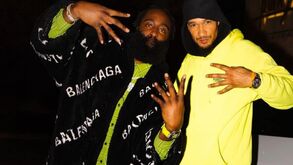 James Harden foi a clube de striptease sem máscara e agora está impedido de se treinar