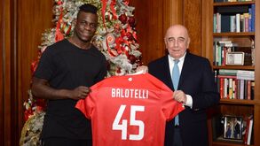 Monza oficializa Mario Balotelli