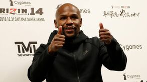 Floyd Mayweather regressa aos ringues em combate de exibição contra YouTuber Paul Logan