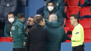 Encontro entre Paris SG e Basaksehir irá prosseguir com nova equipa de arbitragem