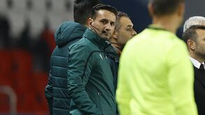 «Quem me conhece sabe que não sou racista»: a reação do 4.º árbitro à bronca no PSG-Basaksehir