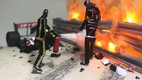 Acidente de Romain Grosjean em miniatura para a posteridade