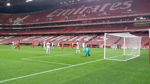 Nuno Tavares cruzou e Pizzi fuzilou: eis o segundo golo do Benfica diante do Vilafranquense
