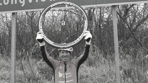 Morreu Carlos Vieira, o 'bombeiro-ciclista' e recordista do mundo