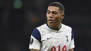 Carlos Vinícius admite boa adaptação ao Tottenham e elogia Mourinho: «É fantástico»