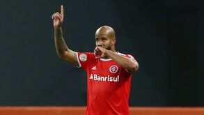 Patrick colocado na órbita do Benfica
