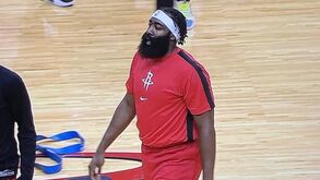 Barriga de James Harden causa sensação na apresentação dos Rockets