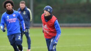 Özil: «Não importa o quão escuro pareça, apenas não desista»