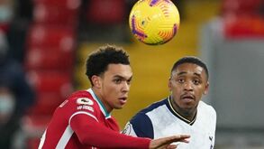 Defesa do Liverpool responde a Mourinho: «Ganhou a melhor equipa»