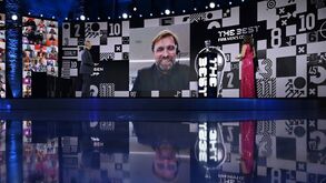 Mourinho e o prémio de Melhor Treinador para a FIFA: «Pobre Flick. Talvez quando ganhar 7 títulos...»